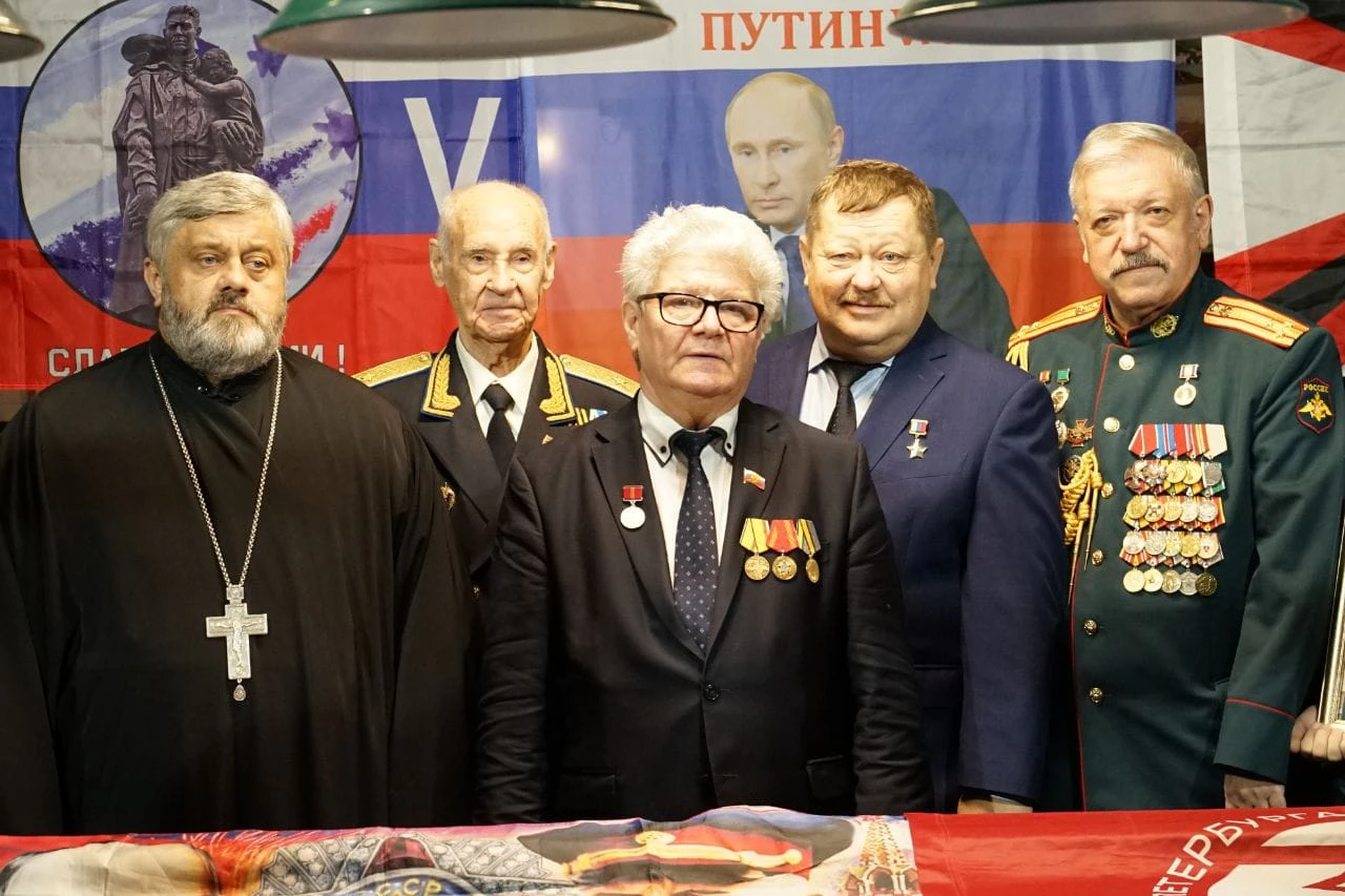 Турнир по бильярду ко Дню героя в Сестрорецке: участие приняли Герой России и помощник губернатора
