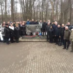 В Сертолово почтили память 6-й роты: 25 лет подвигу десантников у могилы Героя РФ Дмитрия Кожемякина